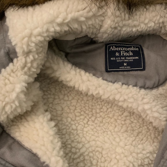 Faux fur lined military parka abercrombie & fitch in olive green - Picture 7 of 8